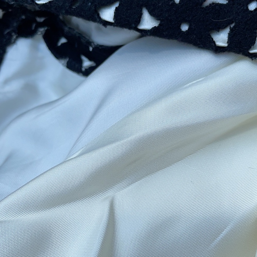 Milly Black Laser Cut Floral Skirt Size 10 Vintage Preppy Old Money - Picture 9 of 10